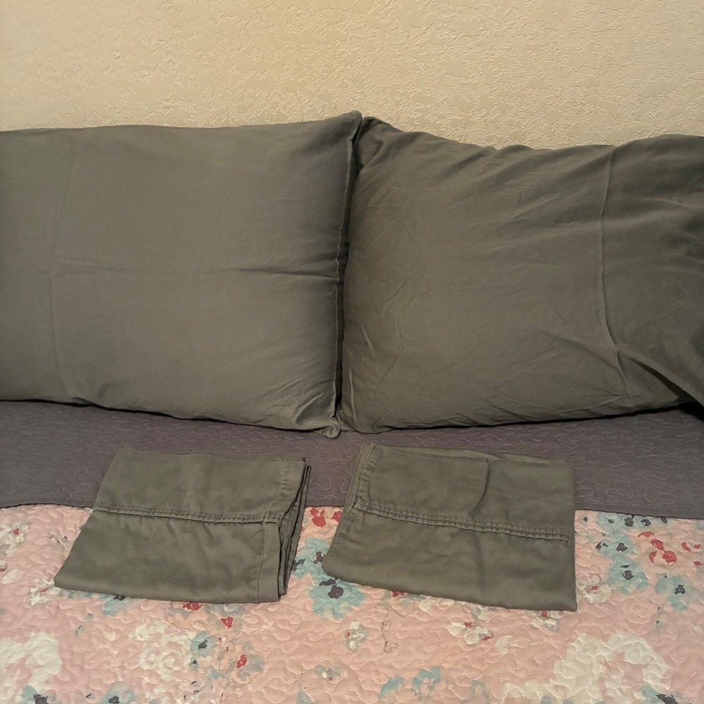Pure Earth Standard Queen Pillowcases Set of 4 Gray 100 Cotton 300 Thread Count